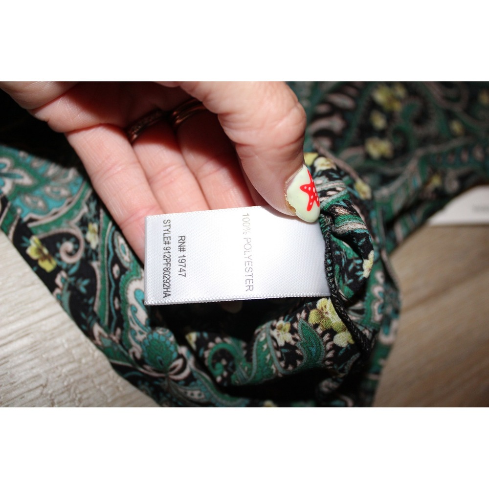 Counterparts Women's Green Paisley Ruffle Split Neck Blouse M NWT - Picture 6 of 9